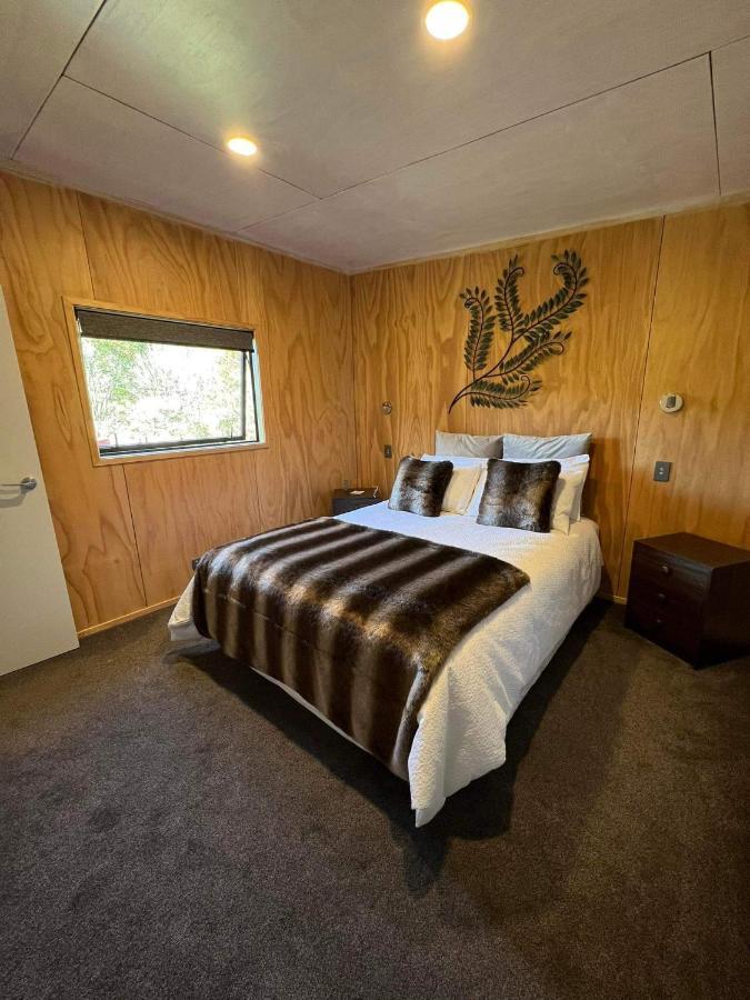 Unwind In Paradise Valley Trout At Your Door